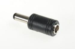 Connector; 2,1mm; DC power; 5,5mm; Adapter DC - wtyk 2,1mm / gniazdo 2,5mm; straight; plastic; RoHS