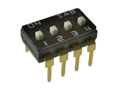 Przełącznik; DIP switch; 4 tory; DIPS4CD; czarny; przewlekany (THT); h=3,6 + suwak 0,6mm; 25mA; 24V DC; biały; SAB switches; RoHS