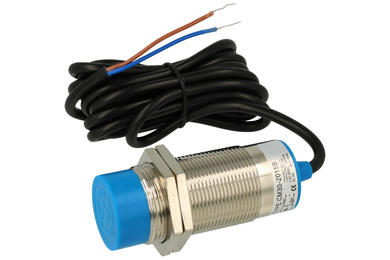 Sensor; capacitive; CM30-2015B; two-wire; SCR; NC; 15mm; 90÷250V; AC; 200mA; cylindrical metal; fi 30mm; 55mm; not flush type; with 1,5m cable; IP67; π pi-El; RoHS