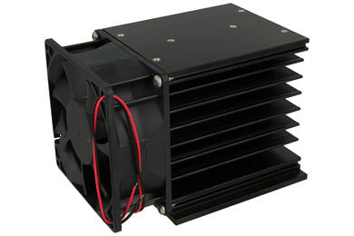Radiator; DY-MXW0; do SSR 1-fazowych; do SSR 3-fazowych; z wentylatorem 24V DC; z otworami; 0,3K/W; czerniony; 138mm; 85mm; 96mm; Firma Piekarz