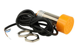 Czujnik; indukcyjny; LM40-2020C; SCR; NO/NC; 20mm; 90÷250V; AC; 300mA; cylindryczny metalowy; fi 40x70mm; 70mm; wysunięty; z przewodem 2mb; Greegoo; RoHS