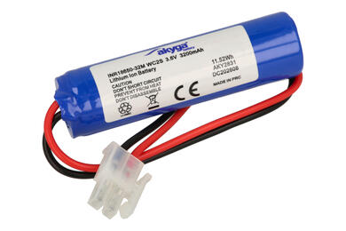 Akumulator; Li-Ion; INR18650-32M WC2S; 3,6V; 3200mAh; fi 18,7x68,6mm; z przewodem 175mm+ złącze Cvilux CP-01102010; AKYGA; RoHS; 18650; z zabezpieczeniem PCM